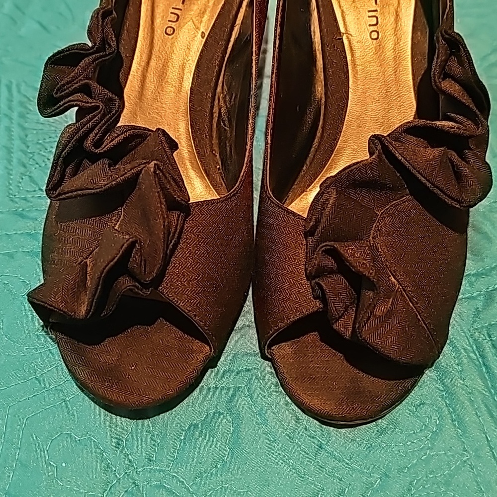 Ann Marino. Black dress heels. 7.5.